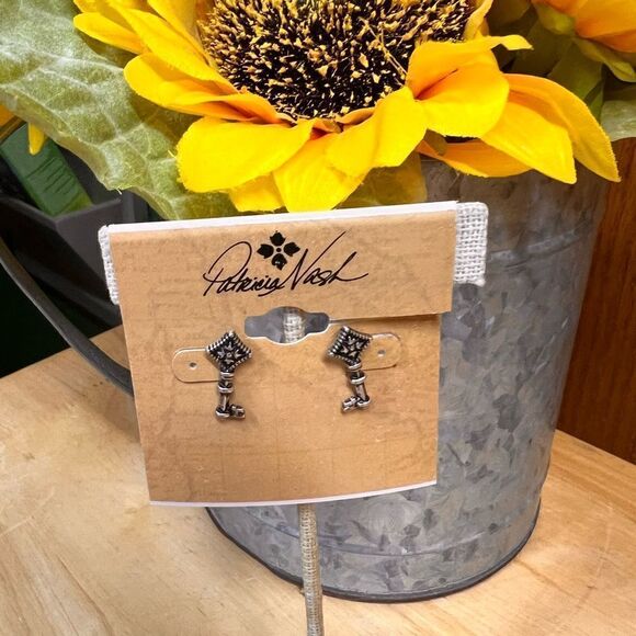 NWT Patricia Nash Small Floret Key Stud Earrings Not So Basics #PNER - Picture 5 of 5